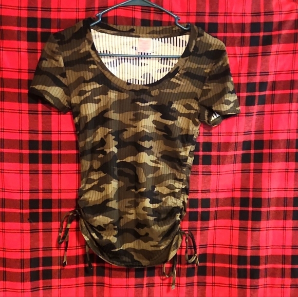 Ladies Camo Blouse - Picture 1 of 2